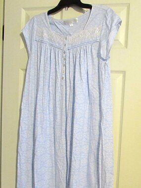 Adorable EILEEN WEST Blue & White Cotton Nightgown Size M